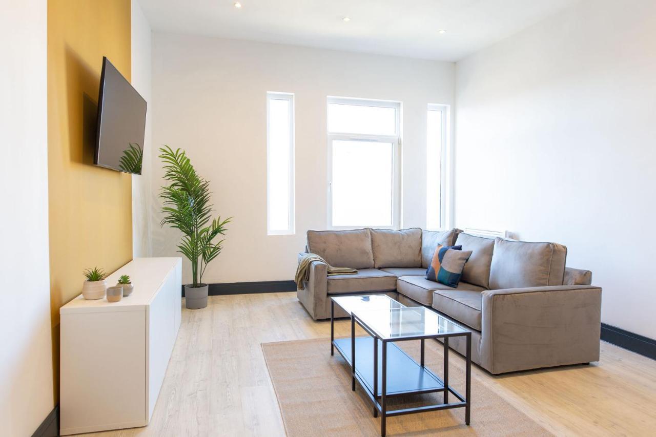 The Kingsway- 2 Bedroom Central Swansea Apartments By Stayright Экстерьер фото
