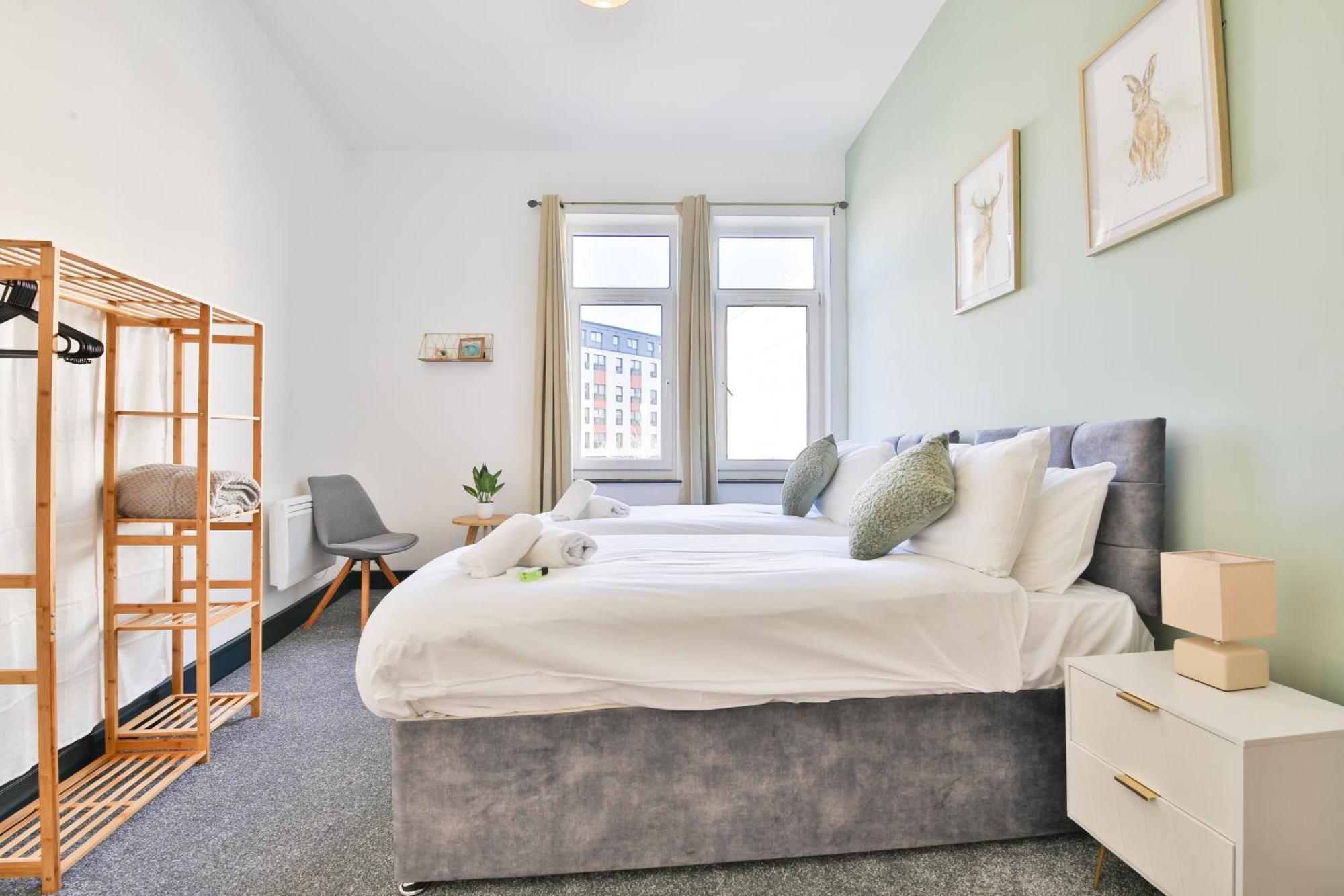 The Kingsway- 2 Bedroom Central Swansea Apartments By Stayright Экстерьер фото