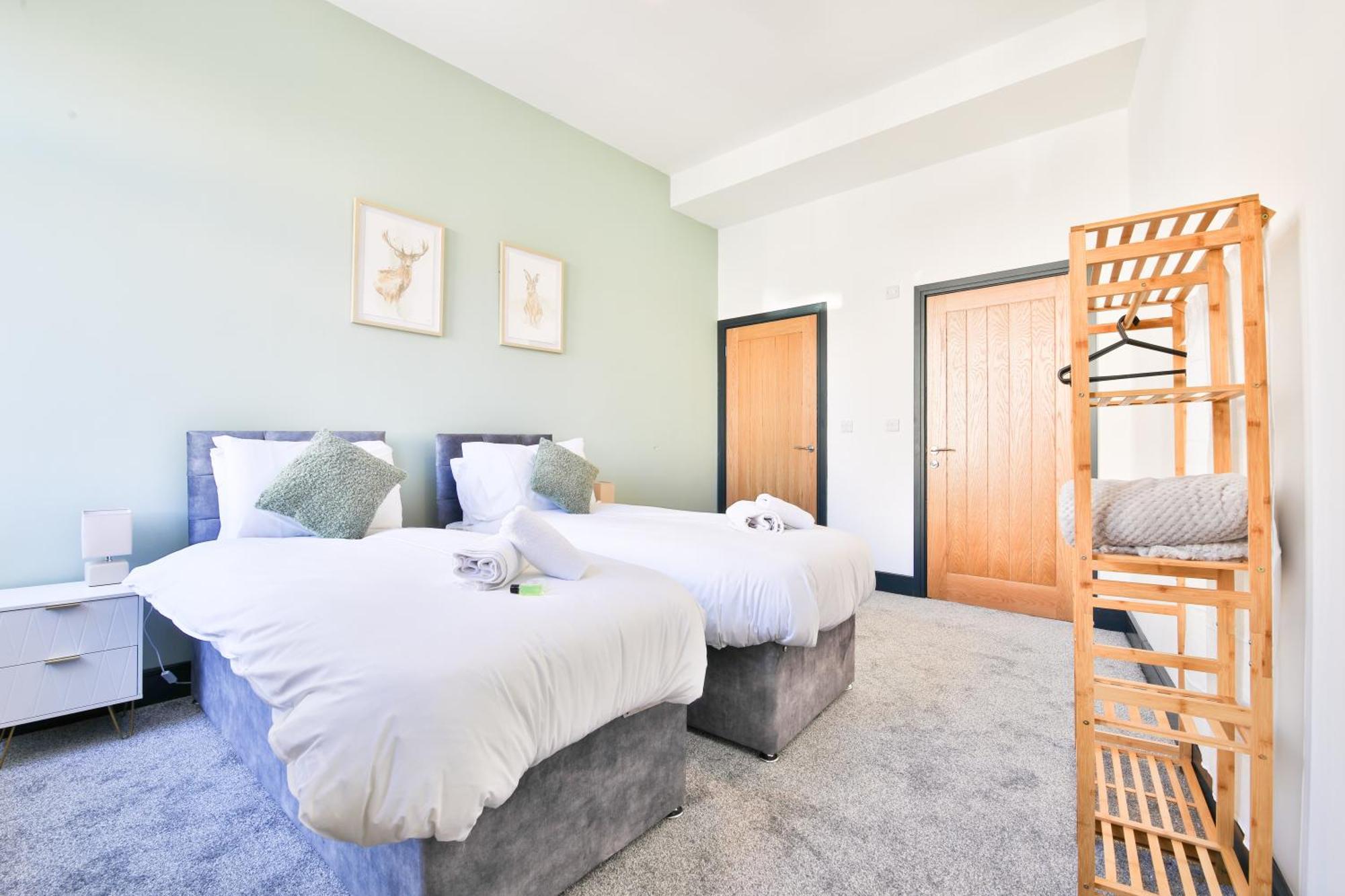 The Kingsway- 2 Bedroom Central Swansea Apartments By Stayright Экстерьер фото