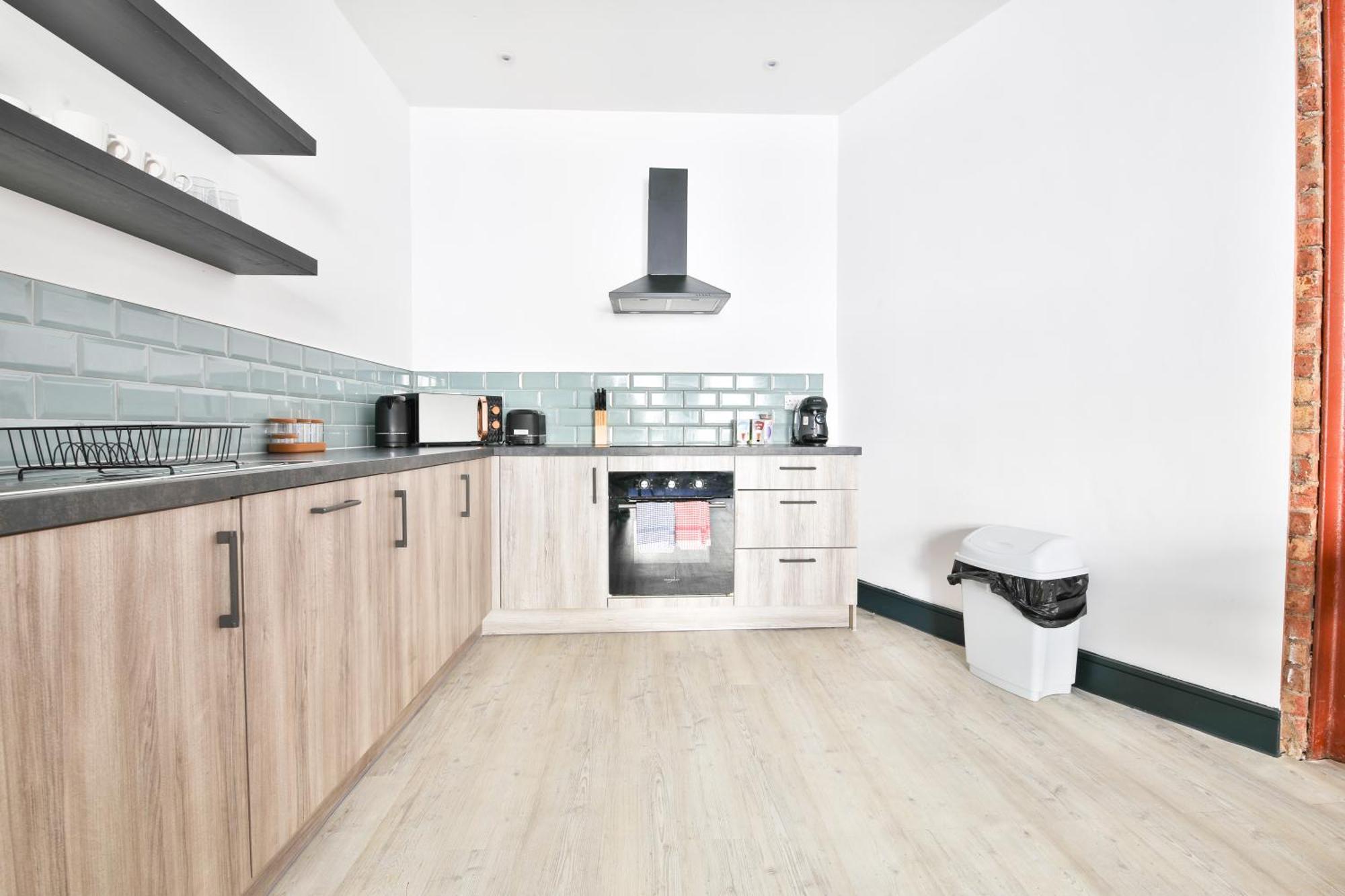 The Kingsway- 2 Bedroom Central Swansea Apartments By Stayright Экстерьер фото