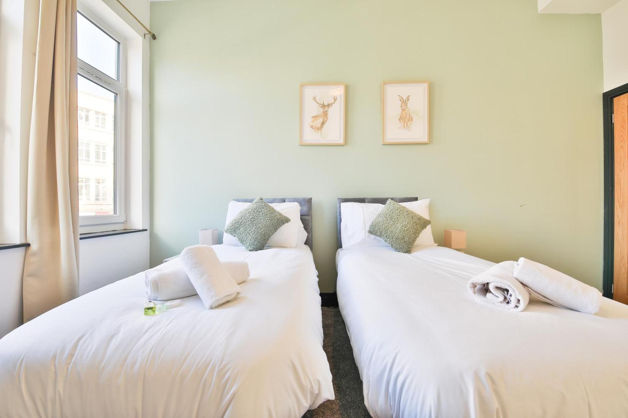 The Kingsway- 2 Bedroom Central Swansea Apartments By Stayright Экстерьер фото