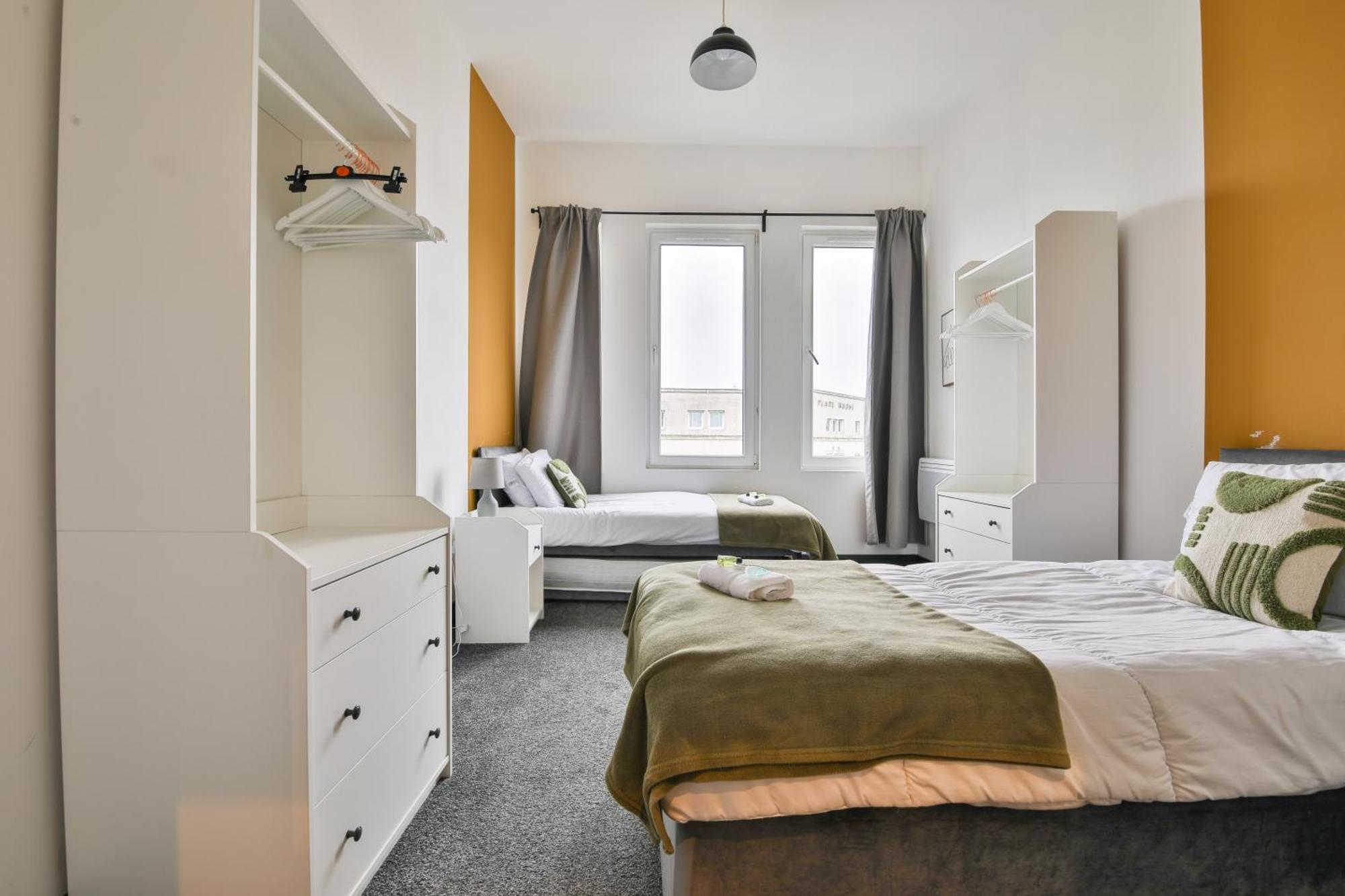The Kingsway- 2 Bedroom Central Swansea Apartments By Stayright Экстерьер фото