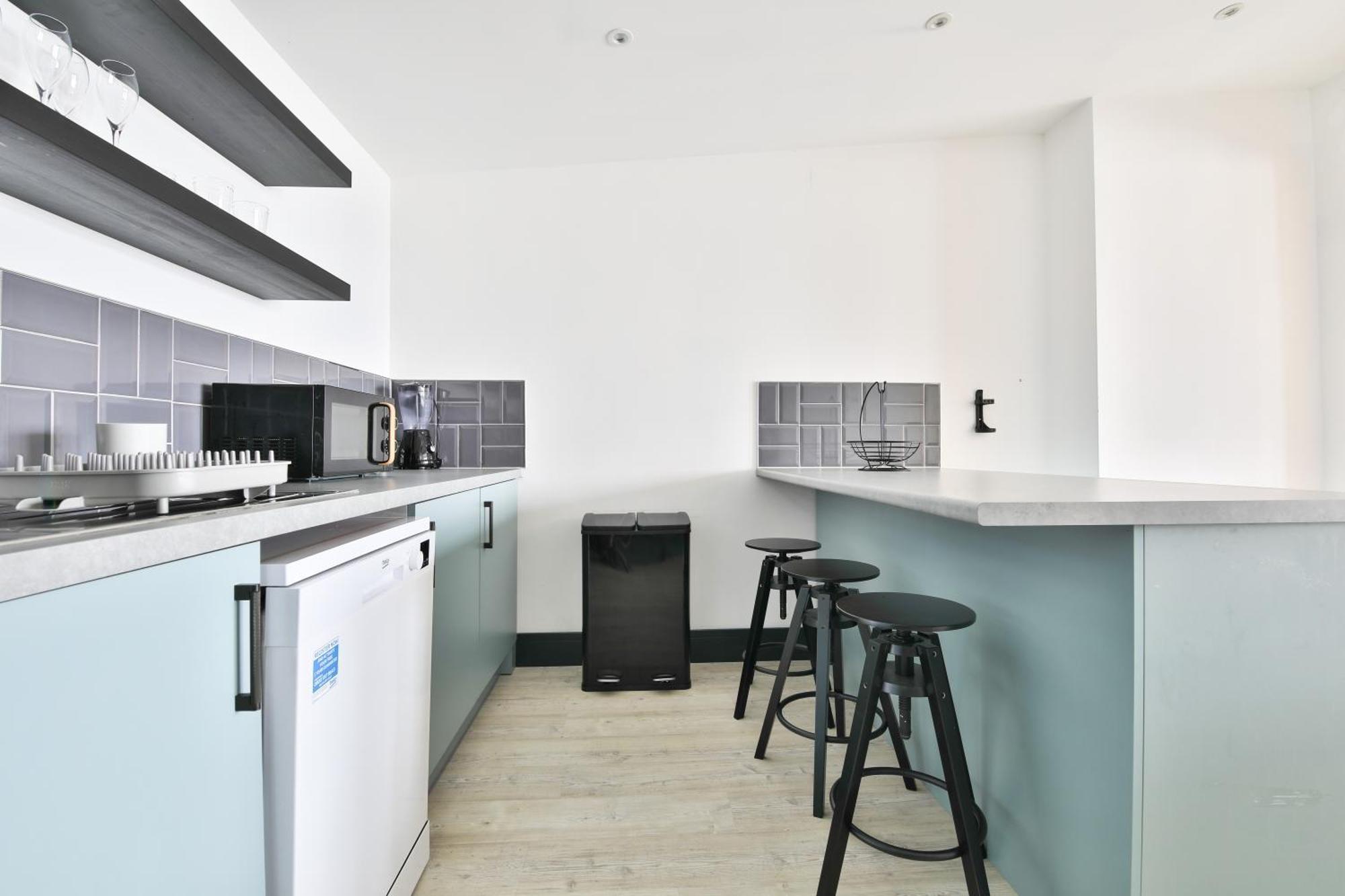 The Kingsway- 2 Bedroom Central Swansea Apartments By Stayright Экстерьер фото