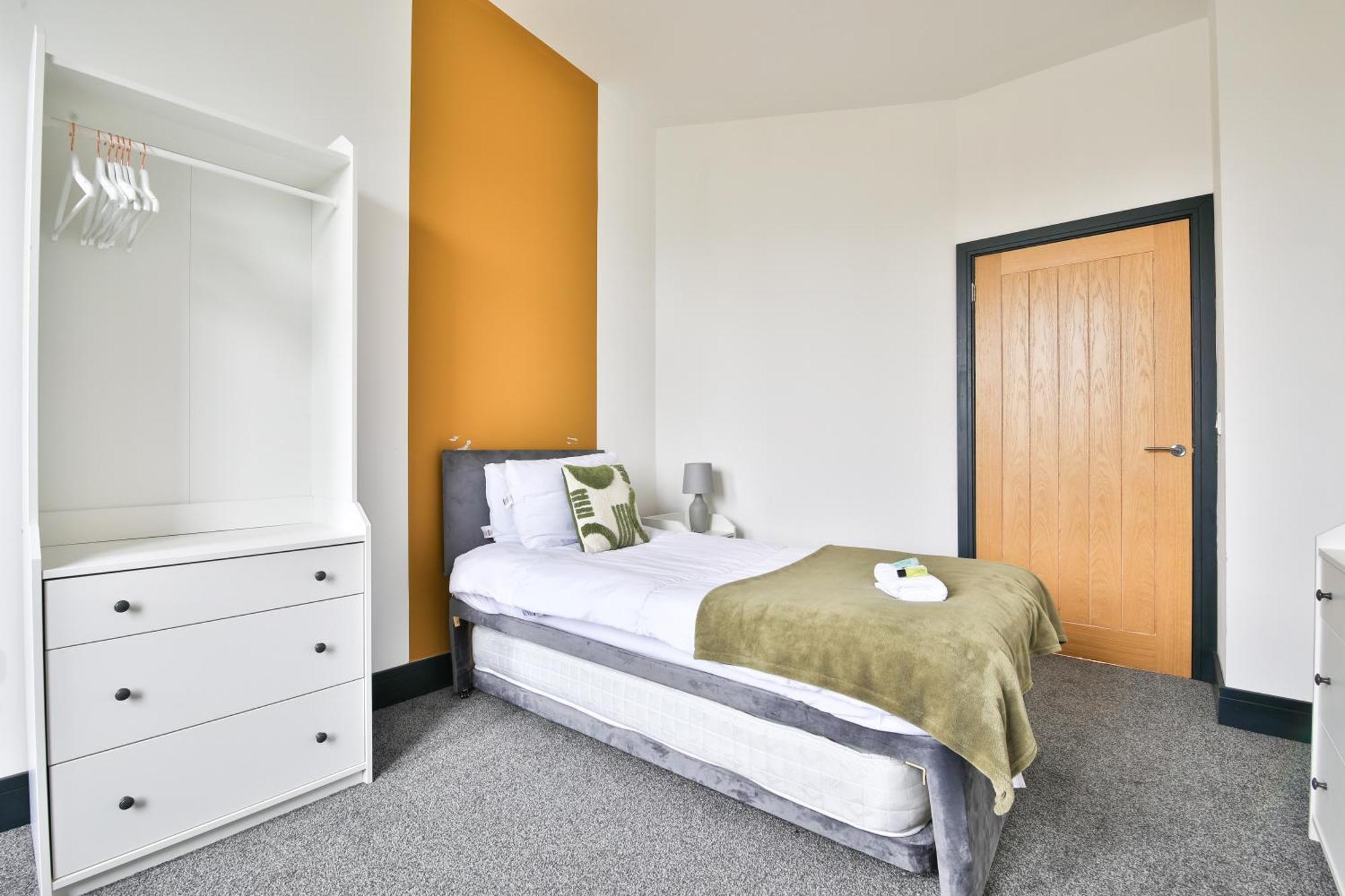 The Kingsway- 2 Bedroom Central Swansea Apartments By Stayright Экстерьер фото