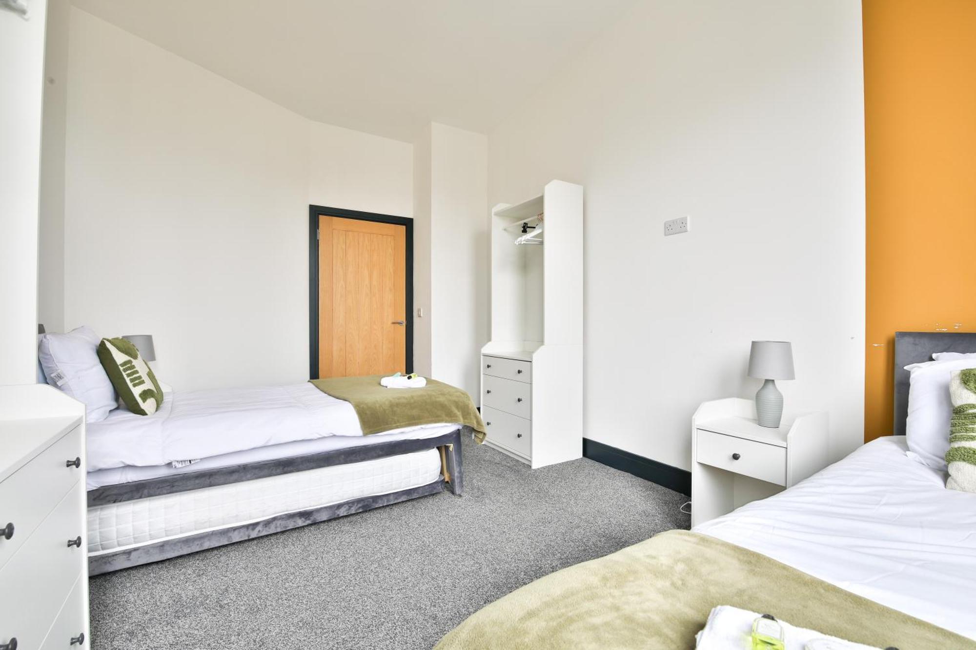 The Kingsway- 2 Bedroom Central Swansea Apartments By Stayright Экстерьер фото
