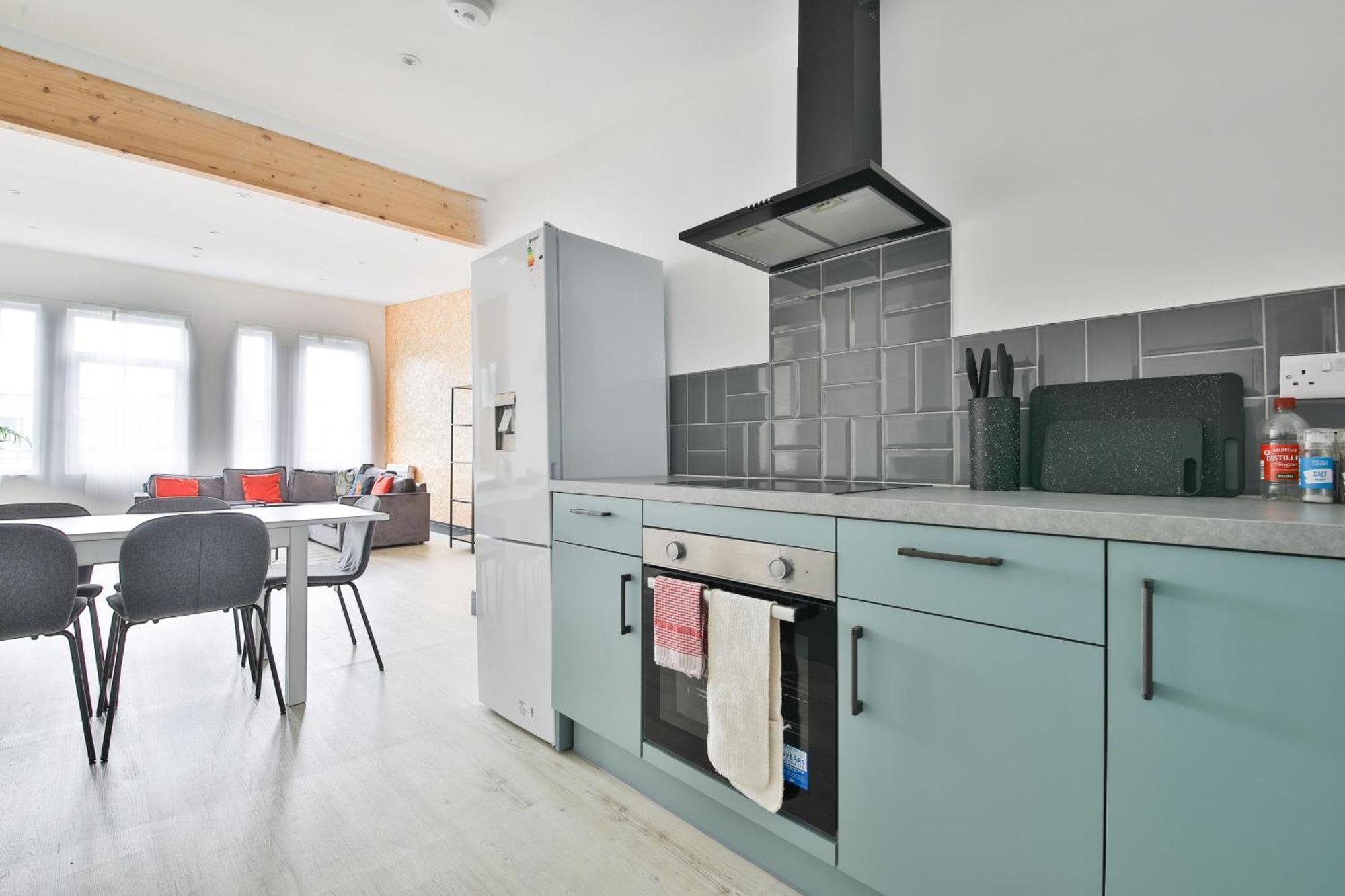 The Kingsway- 2 Bedroom Central Swansea Apartments By Stayright Экстерьер фото
