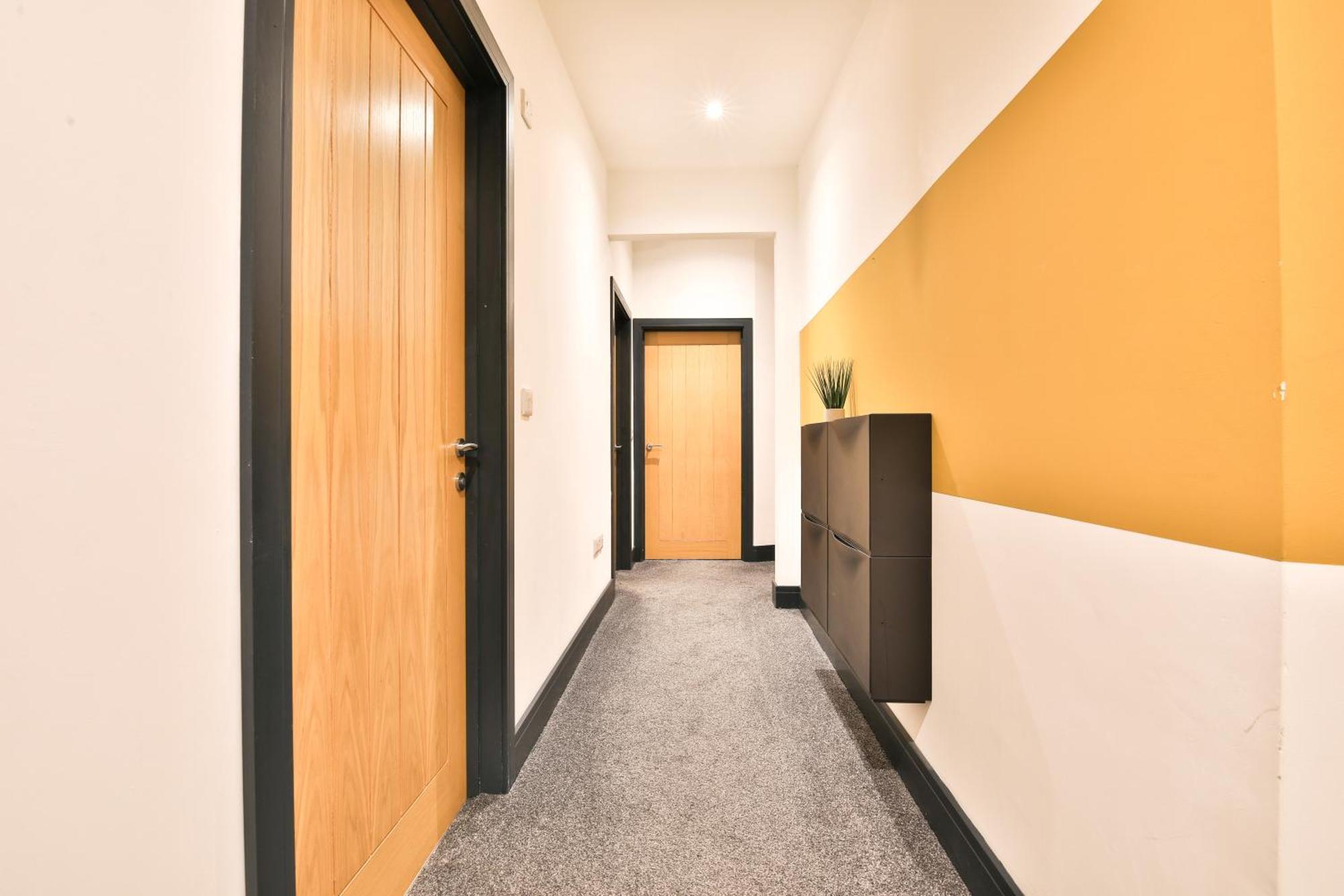 The Kingsway- 2 Bedroom Central Swansea Apartments By Stayright Экстерьер фото