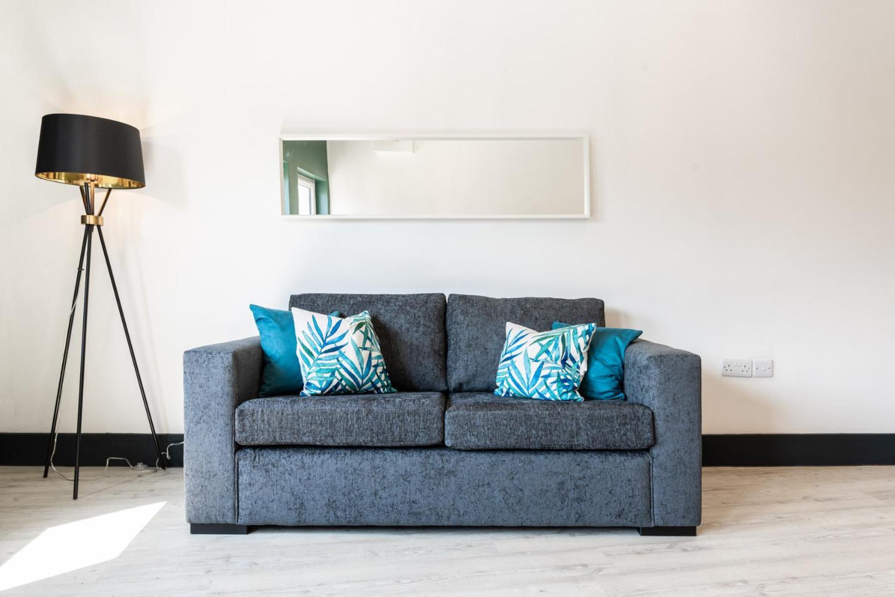 The Kingsway- 2 Bedroom Central Swansea Apartments By Stayright Экстерьер фото