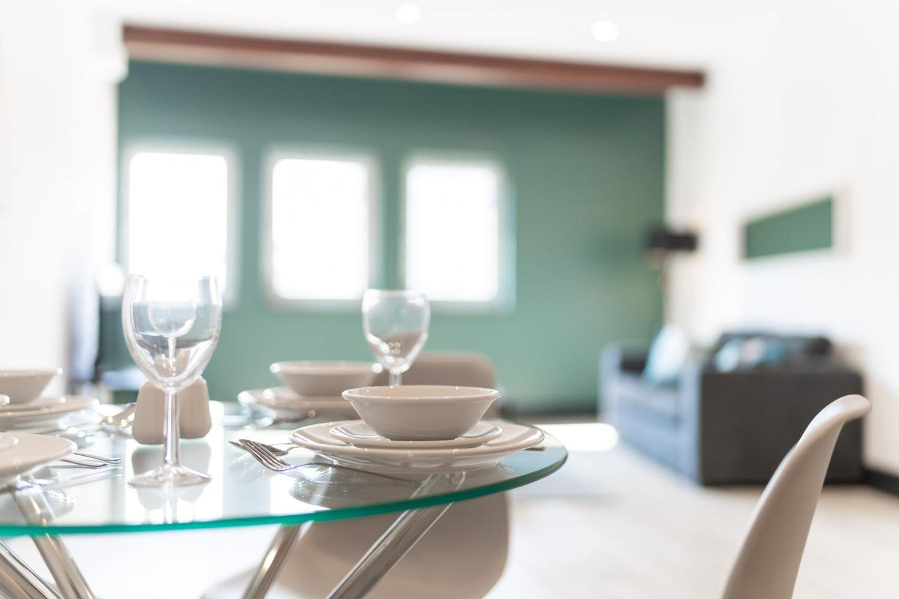The Kingsway- 2 Bedroom Central Swansea Apartments By Stayright Экстерьер фото