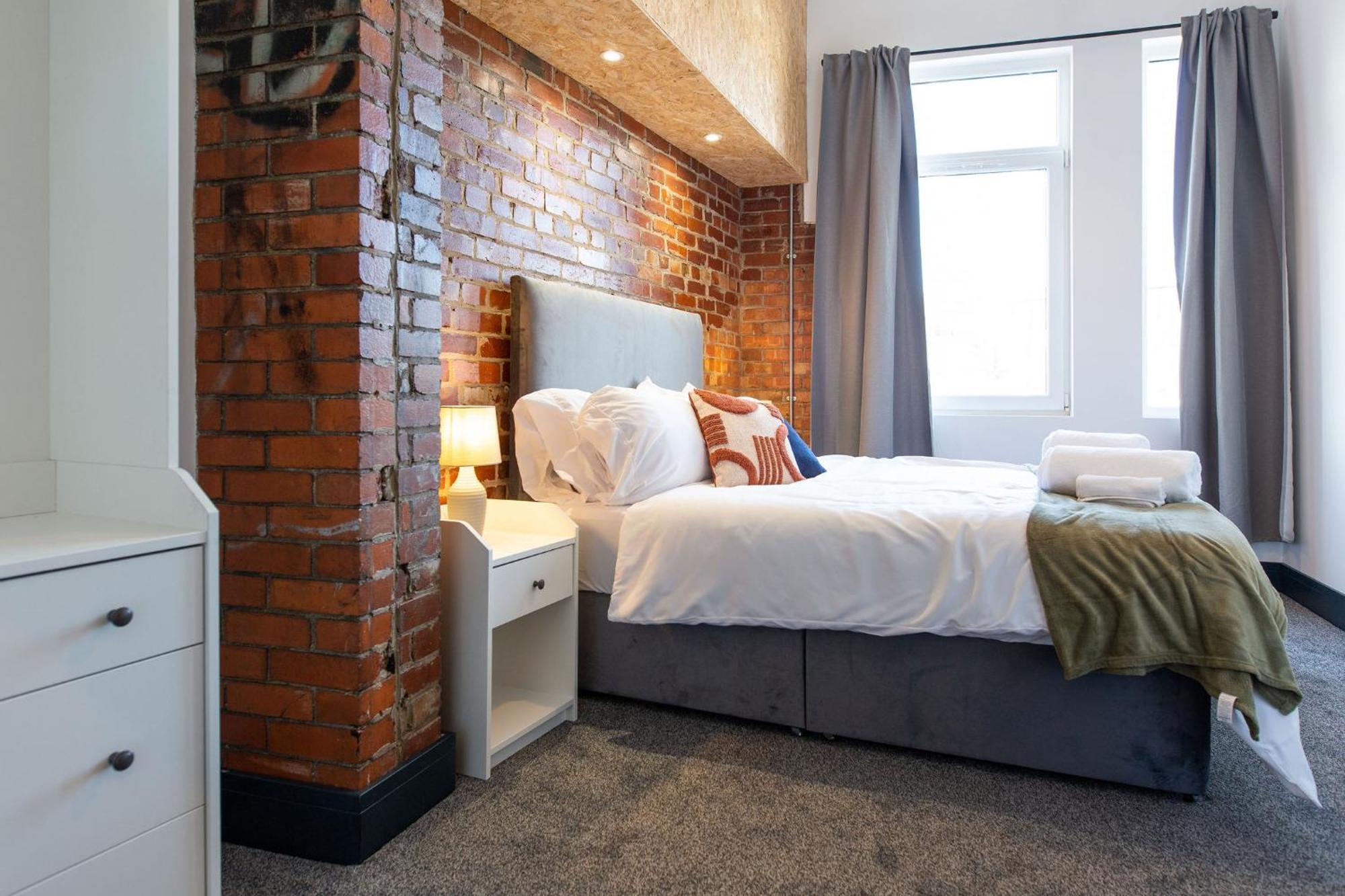 The Kingsway- 2 Bedroom Central Swansea Apartments By Stayright Экстерьер фото